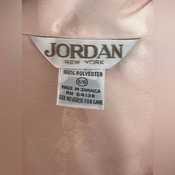 Vintage Jordan New York Button Up, V-Neck Pink Collared Blouse, Bow Print Sz 5/6 - Picture 2 of 11